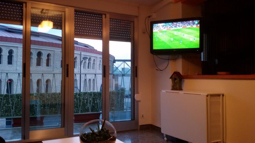 Apartamento El Mirlo Blanco Villena Luaran gambar
