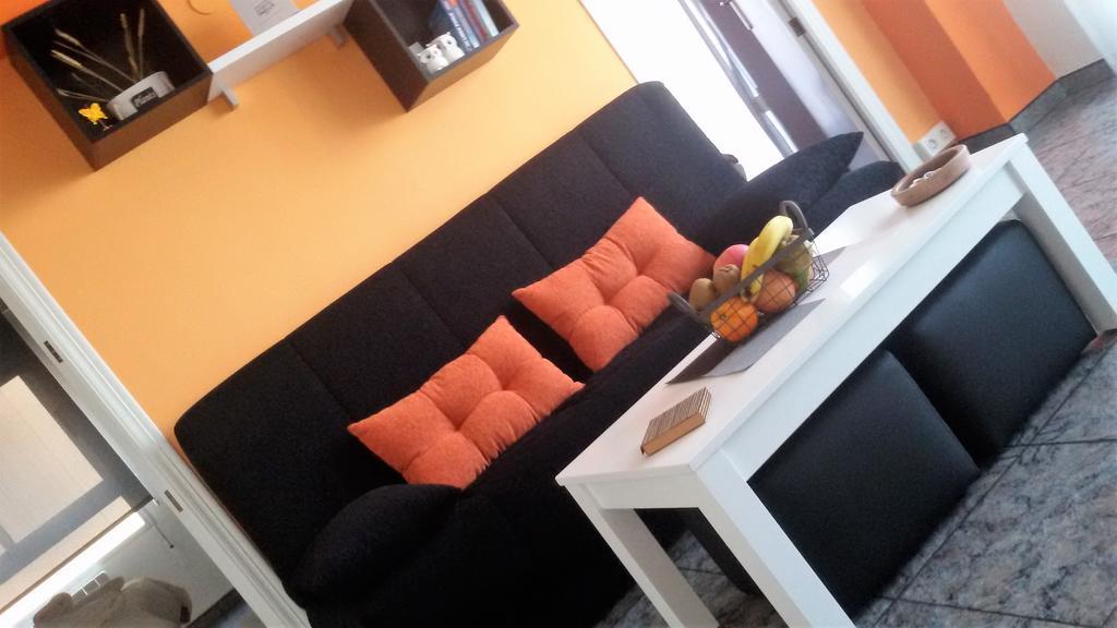 Apartamento El Mirlo Blanco Villena Luaran gambar